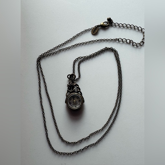 Vintage Style Working Compass Necklace Antiqued Brass Wire Wrap Pendant - Picture 8 of 10